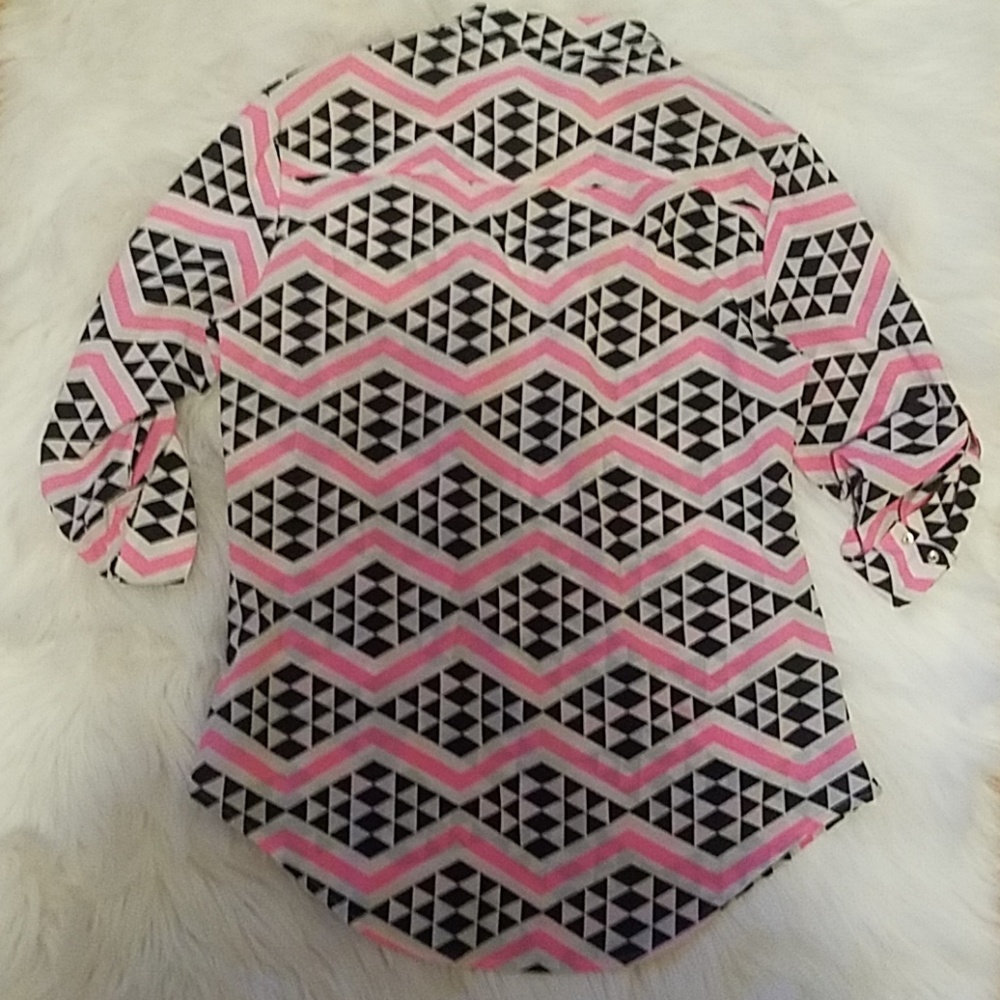 Bebe Geometric Print Blouse - Picture 4 of 4